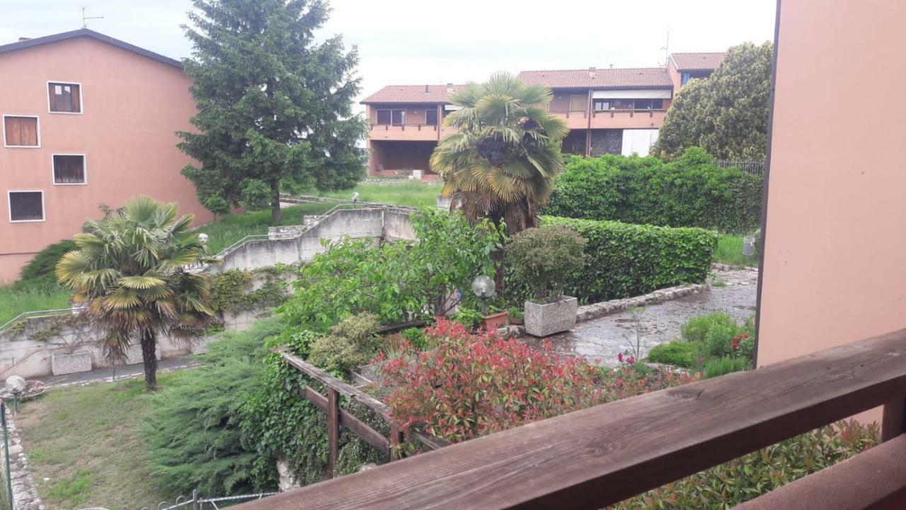 Appartamento Comodo Al Lago E Gardaland Castelnuovo del Garda Exterior photo